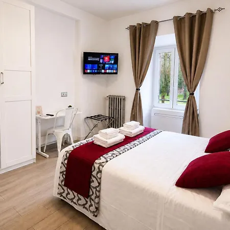 Giulya Hospety Group Pensión Roma